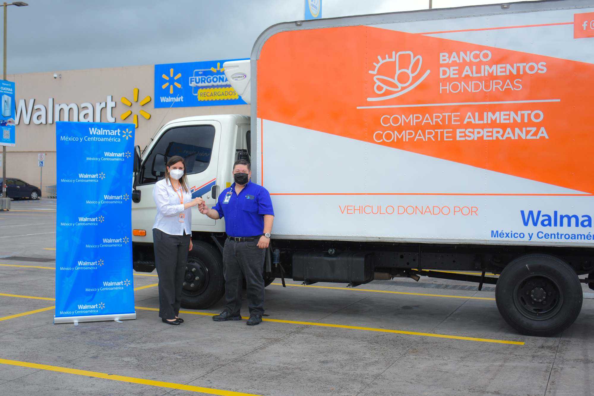 Walmart dona un camión refrigerado al Banco de Alimentos de Honduras