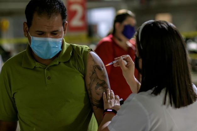 Vacunas contra el Covid-19, influenza y otras enfermedades se aplicarán en Walmart Tibás, Curridabat y San Sebastián