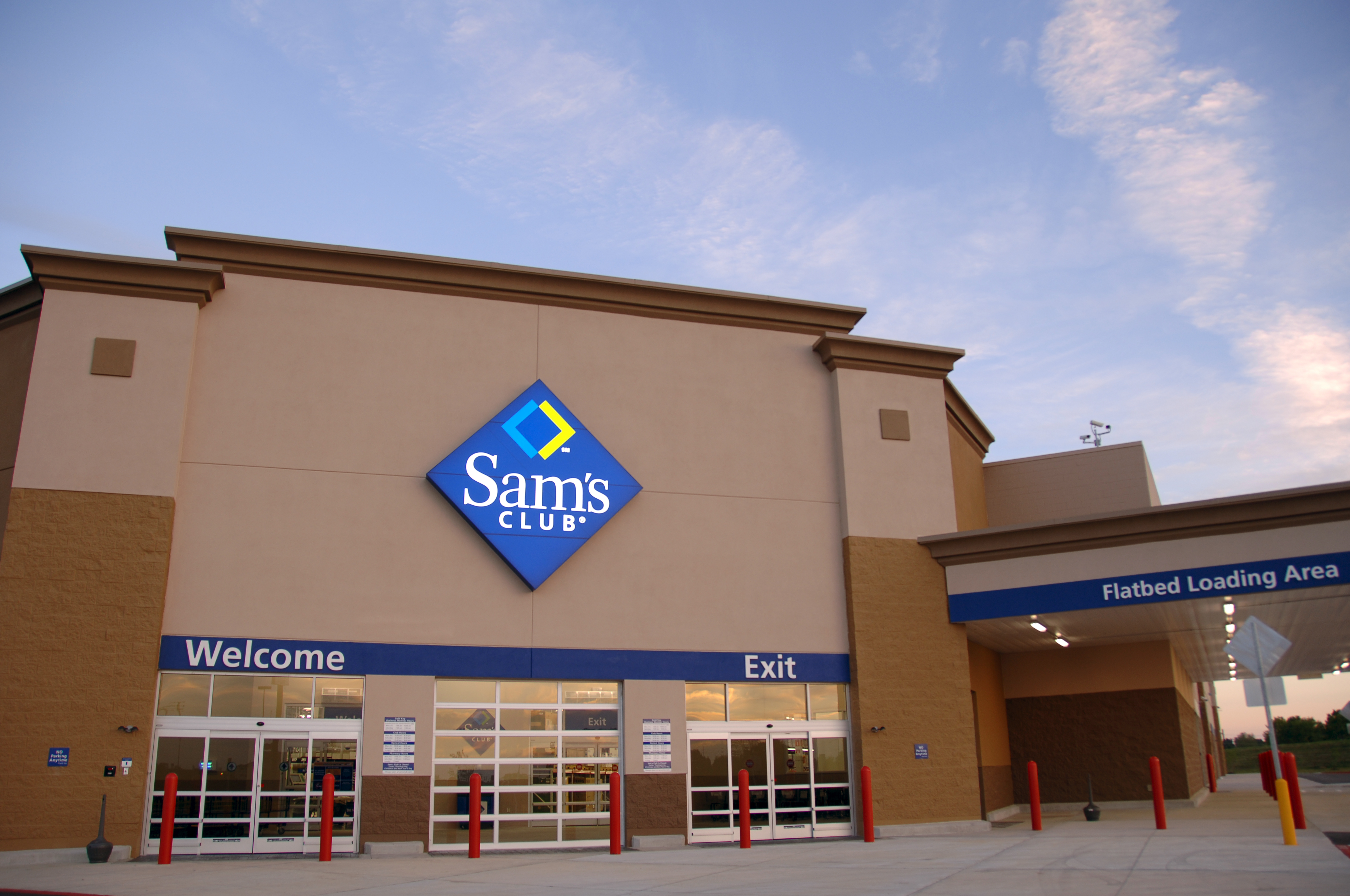 what time does sam's club open for seniors?